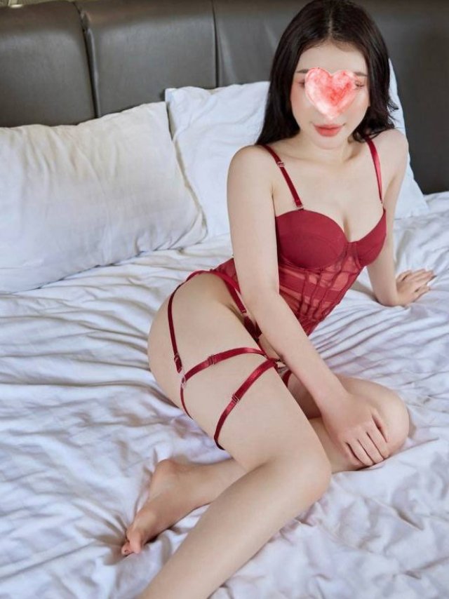 Linh Chi cô gái trẻ trung xinh đẹp hấp dẫn